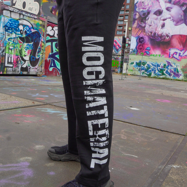 MOG Pants flared trainingsbroek heren zwart - frontaal aanzicht
